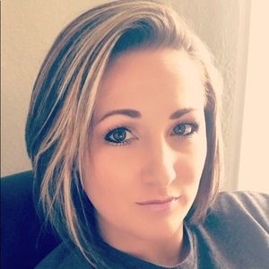 Meet your Posher, Cassandra